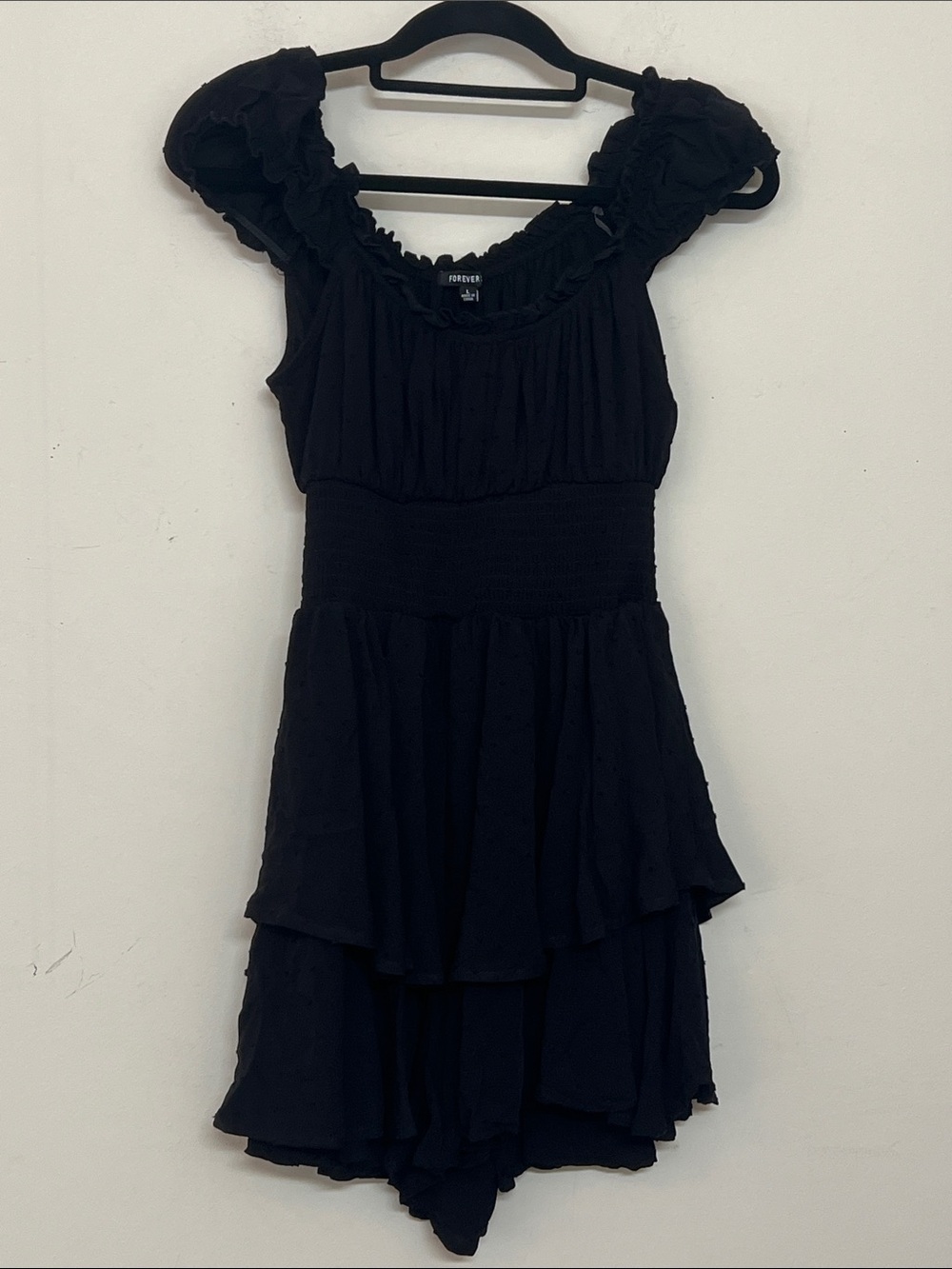 🌞 Forever 21 Black Ruffle Tiered romper elastic neckline romper women size L